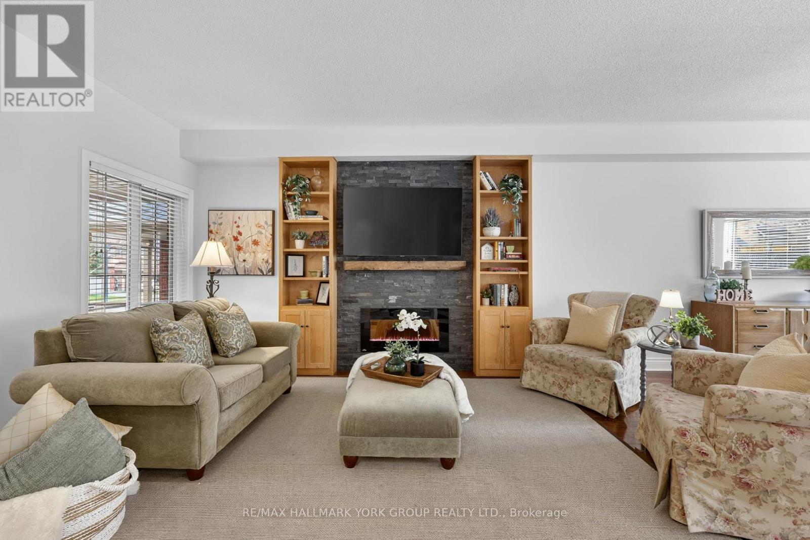 540 Greig Circle, Newmarket, Ontario  L3Y 8S6 - Photo 5 - N13005762