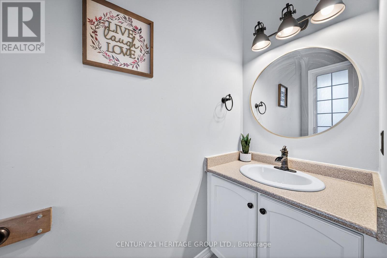 13 Richardson Crescent, Bradford West Gwillimbury, Ontario  L3Z 0L6 - Photo 7 - N13005800