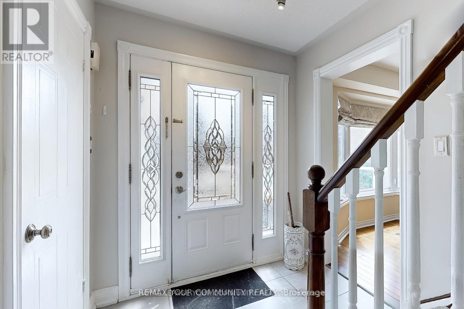 22 Hulst Drive, Bradford West Gwillimbury, Ontario  L3Z 2T3 - Photo 8 - N13005916