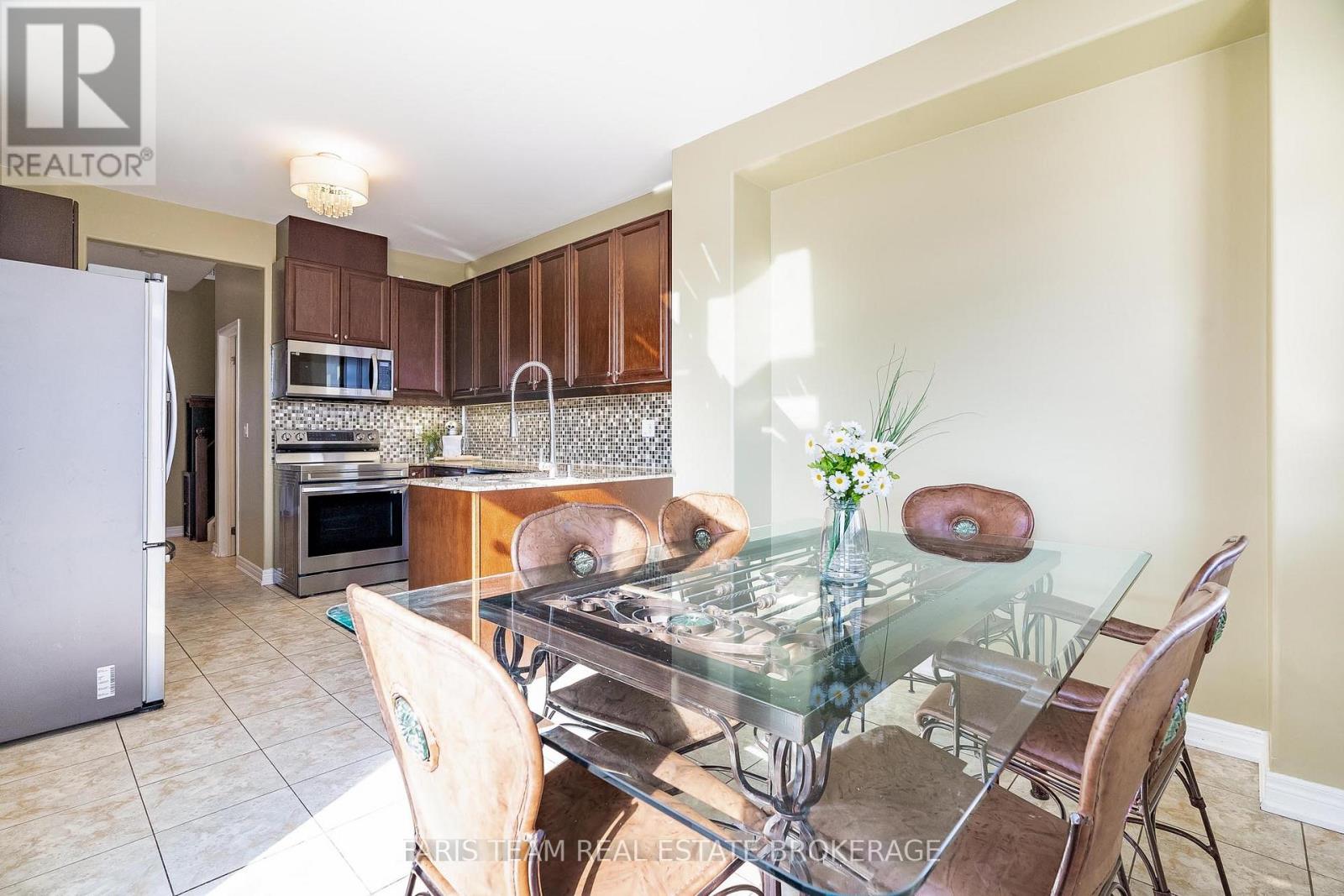 1845 Lamstone Street, Innisfil, Ontario  L9S 4Z8 - Photo 11 - N13005930