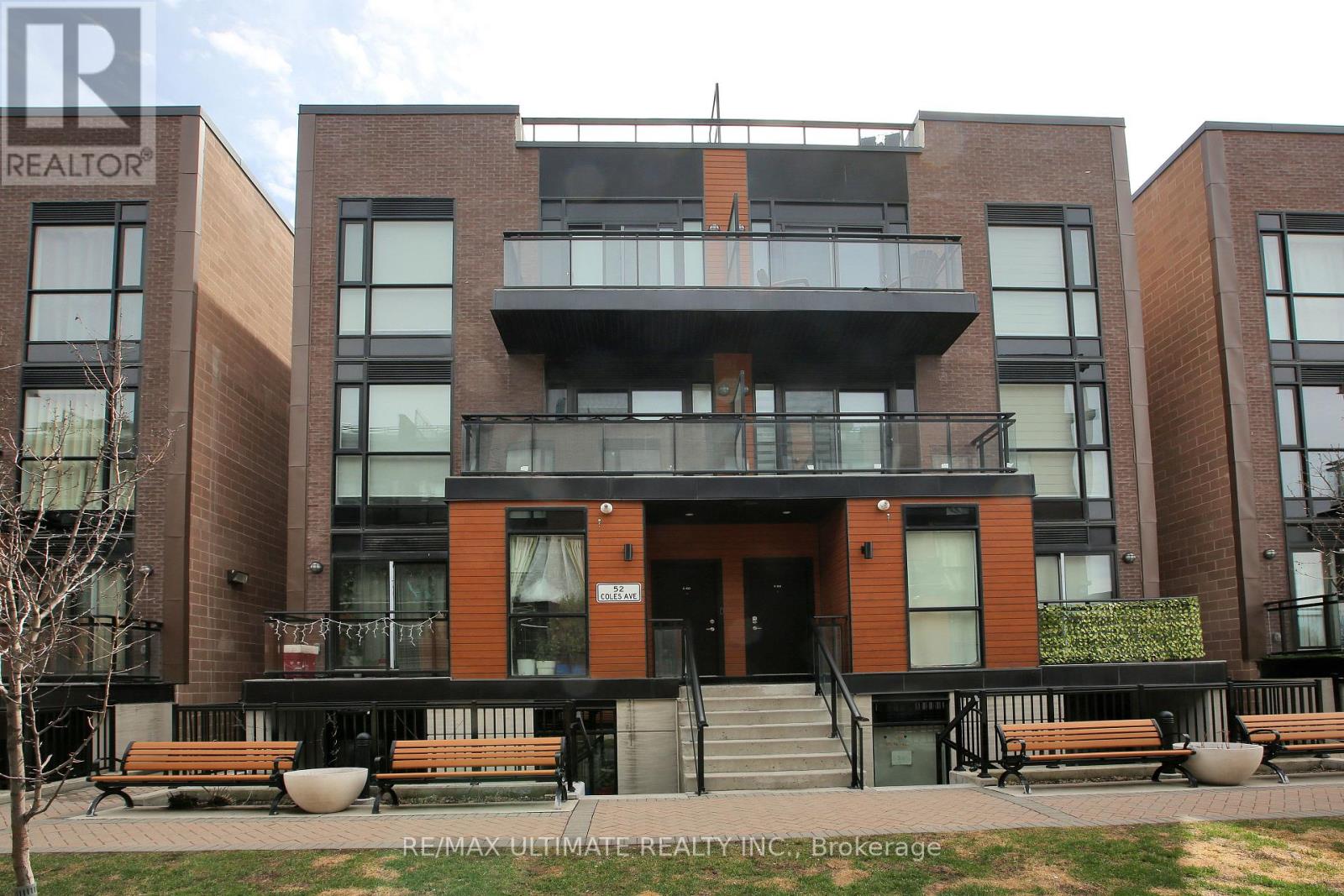 E403 - 52 COLES AVENUE, Vaughan, Ontario