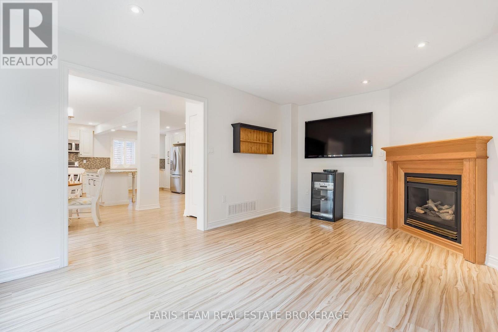 28 Bayshore Boulevard, Barrie, Ontario  L4N 9R5 - Photo 13 - S13005700