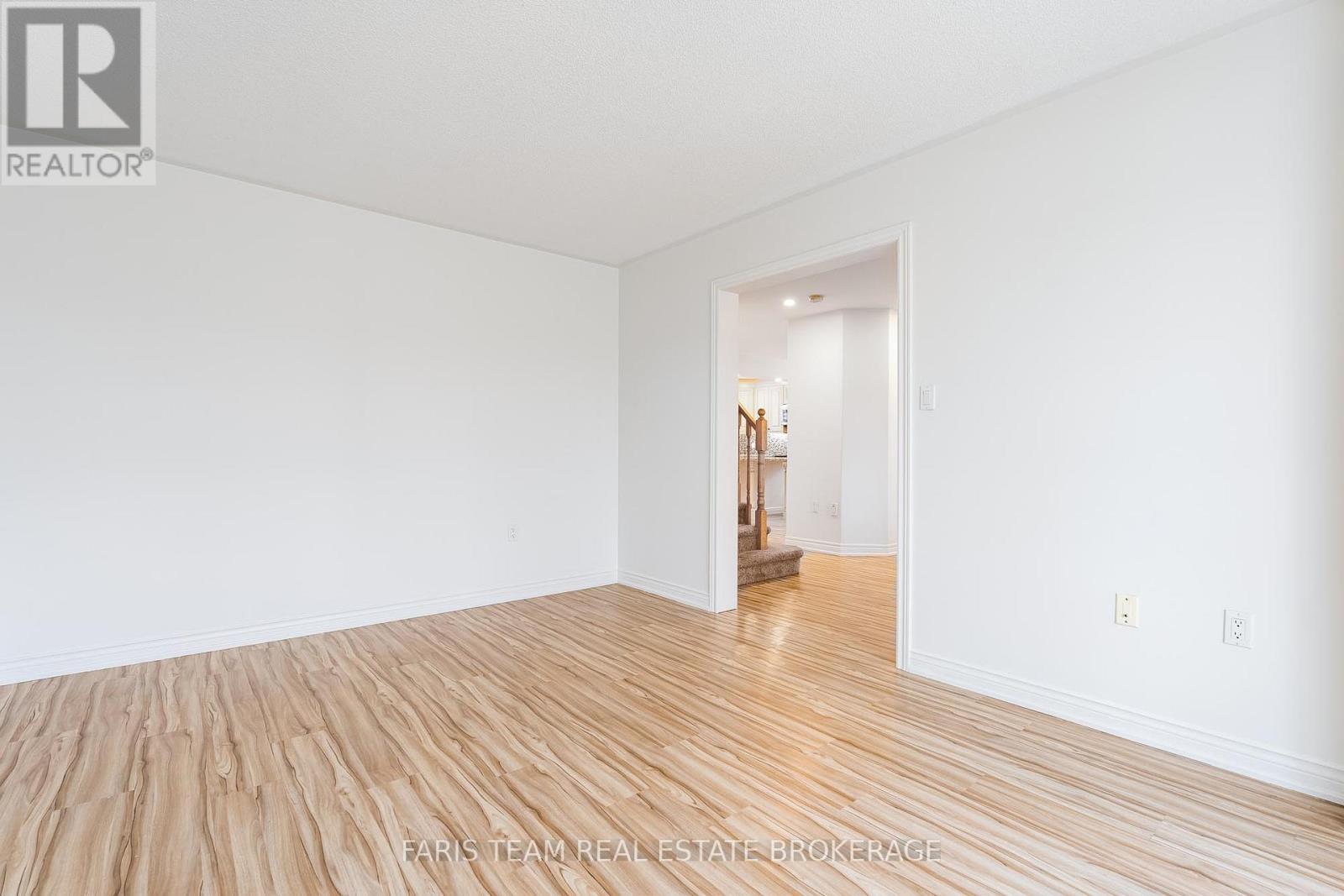 28 Bayshore Boulevard, Barrie, Ontario  L4N 9R5 - Photo 15 - S13005700