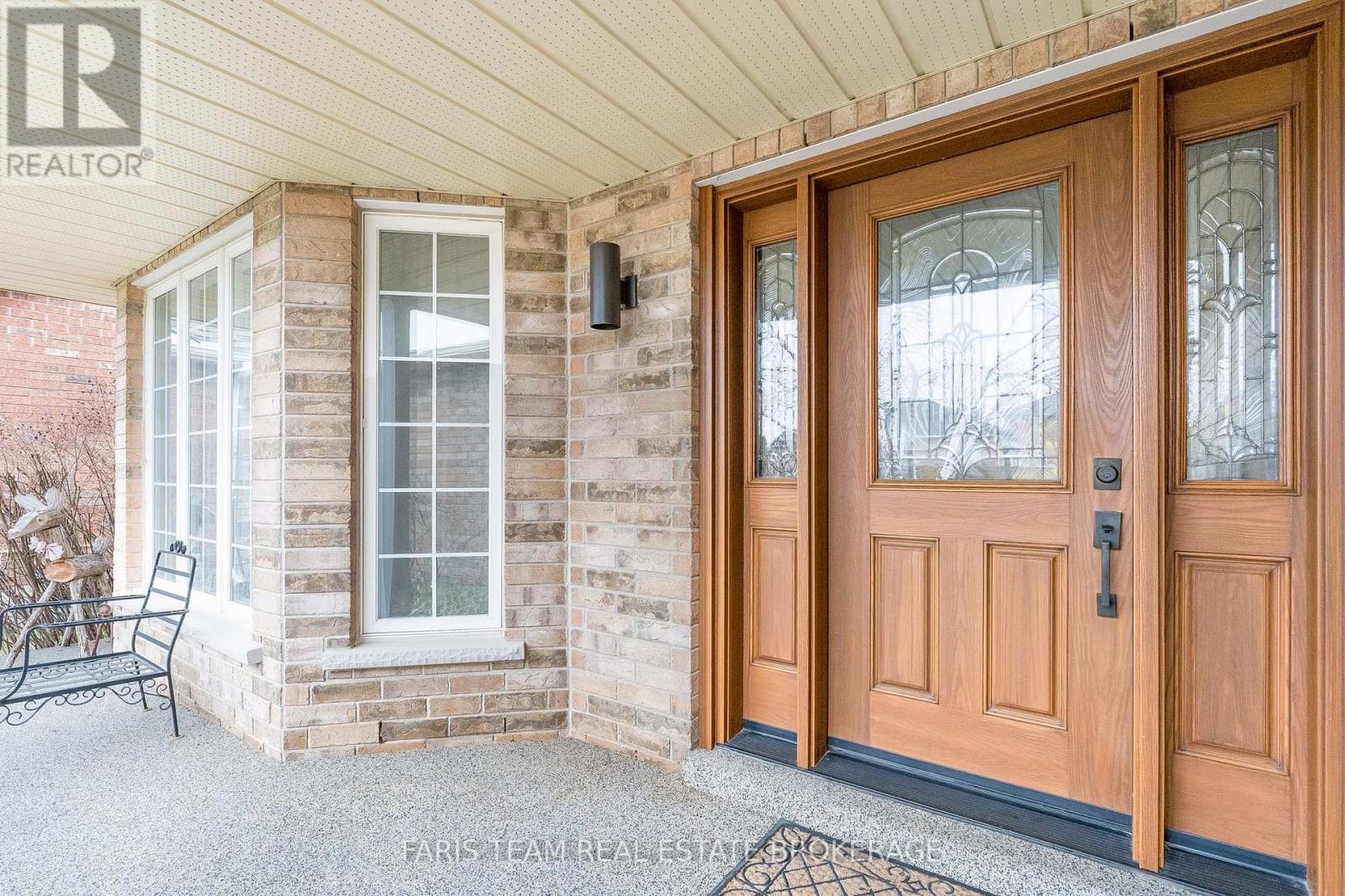 28 Bayshore Boulevard, Barrie, Ontario  L4N 9R5 - Photo 3 - S13005700