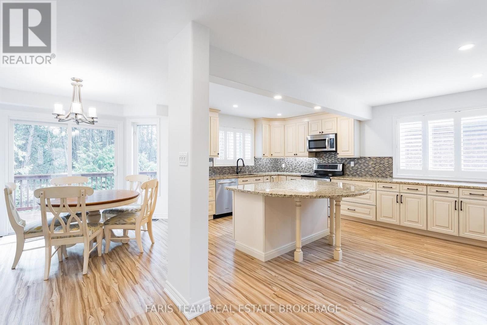 28 Bayshore Boulevard, Barrie, Ontario  L4N 9R5 - Photo 5 - S13005700