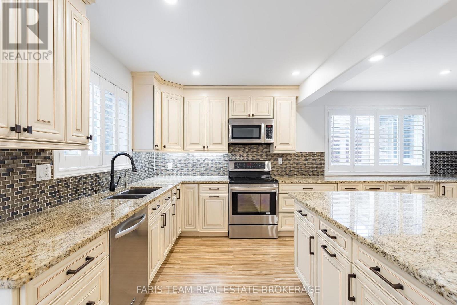 28 Bayshore Boulevard, Barrie, Ontario  L4N 9R5 - Photo 8 - S13005700