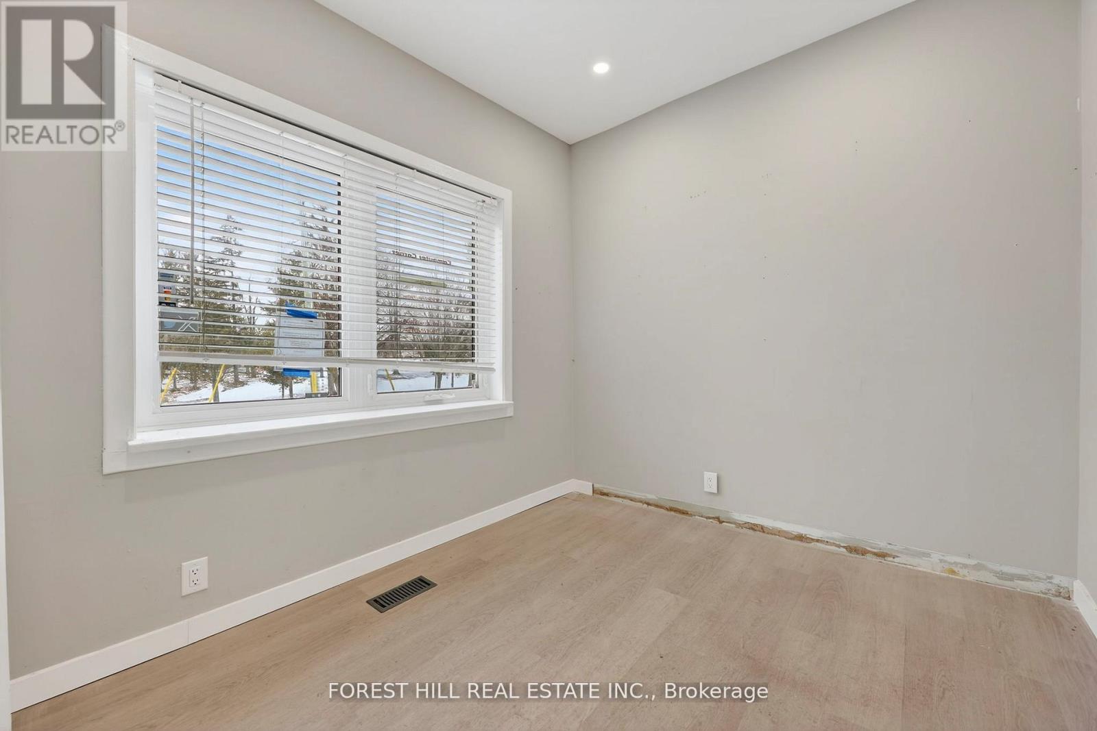 89 Toronto Street, Barrie, Ontario  L4N 1V1 - Photo 12 - S13006008