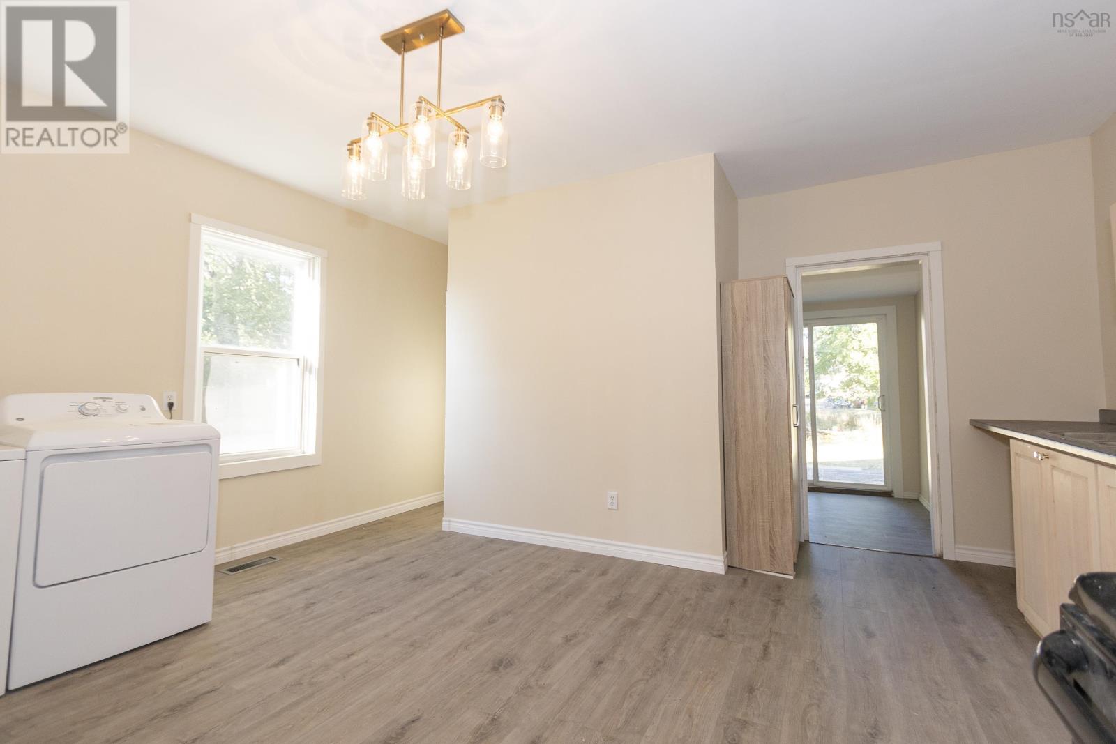 22-24 Croft Street, Amherst, Nova Scotia  B4H 2Z4 - Photo 10 - 202606473