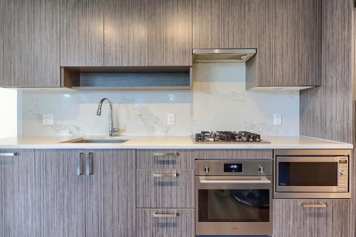 4105 13350 Central Avenue, Surrey, British Columbia  V3T 0S1 - Photo 2 - R3111418