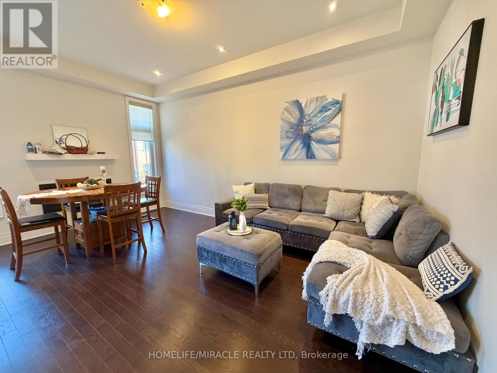 16 Lyle Way, Brampton, Ontario  L6X 5P8 - Photo 6 - W12951398