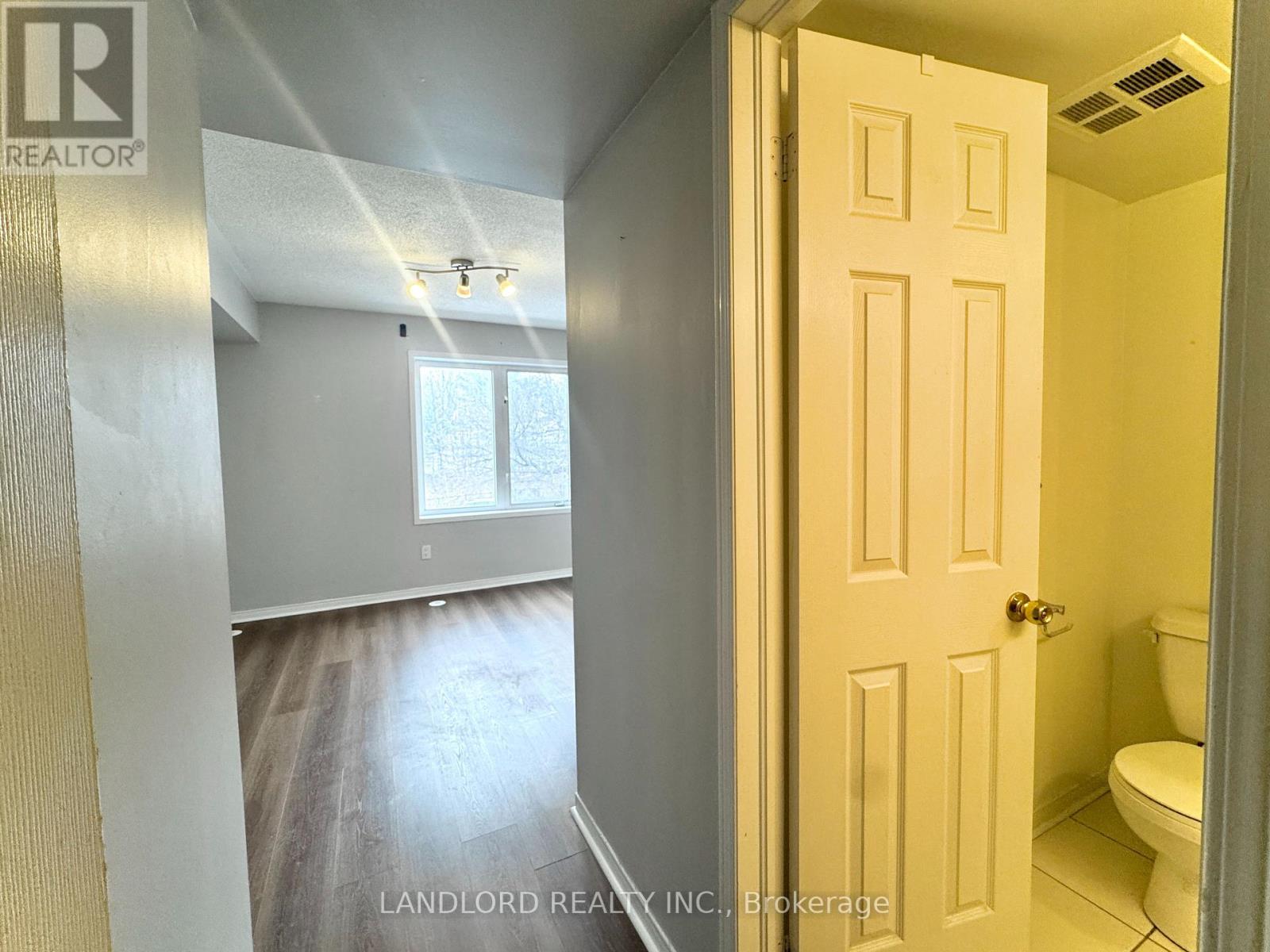 91 - 65 Turntable Crescent, Toronto, Ontario  M6H 4K8 - Photo 18 - W12763746