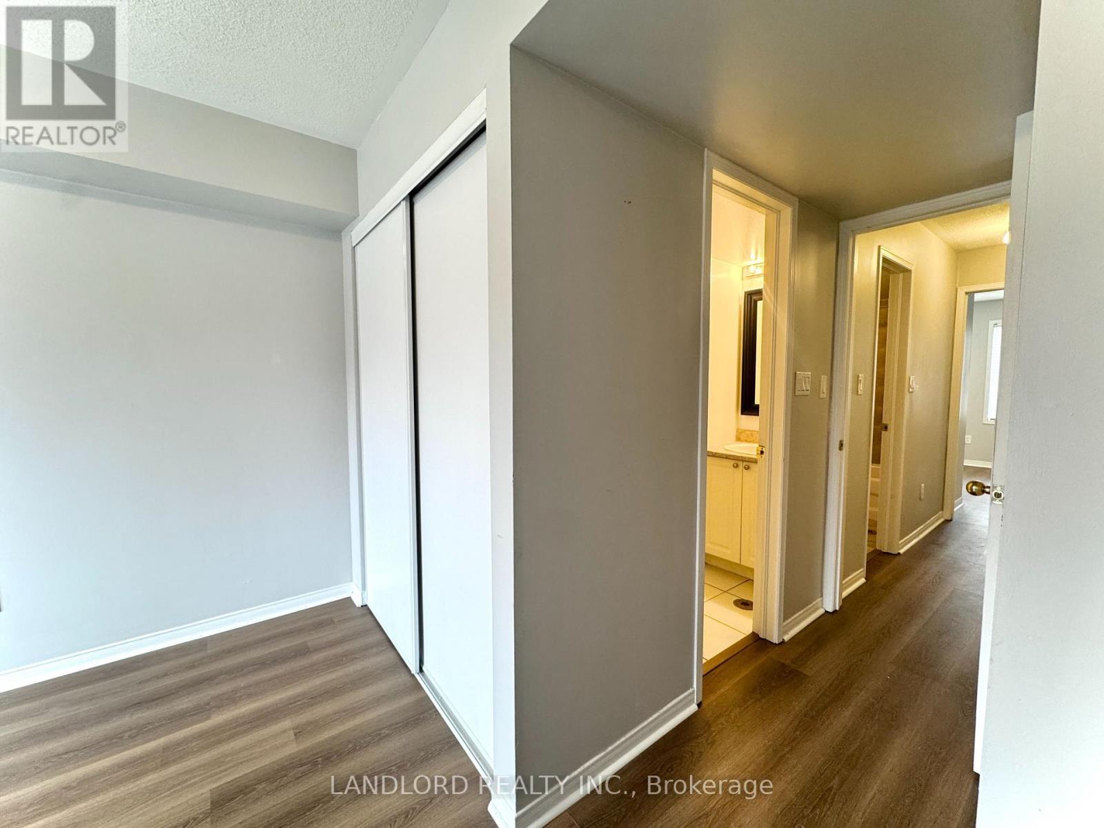 91 - 65 Turntable Crescent, Toronto, Ontario  M6H 4K8 - Photo 23 - W12763746