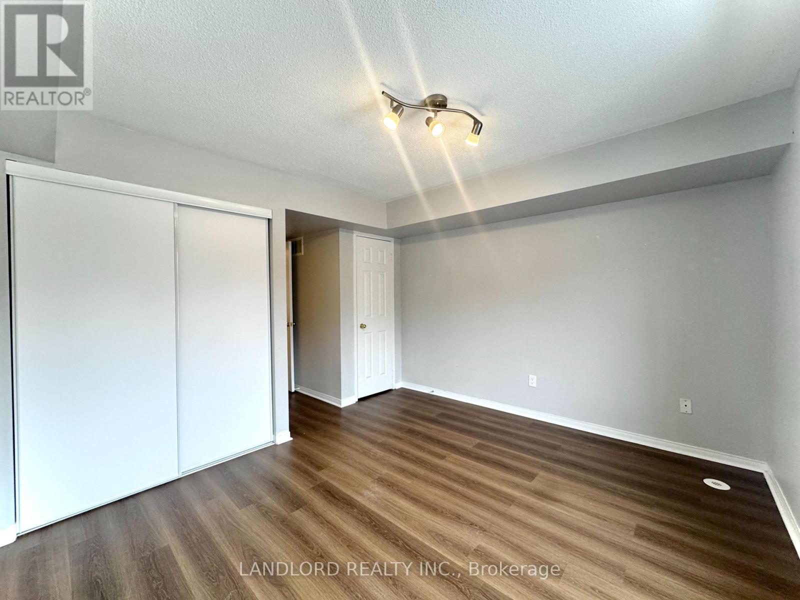 91 - 65 Turntable Crescent, Toronto, Ontario  M6H 4K8 - Photo 21 - W12763746