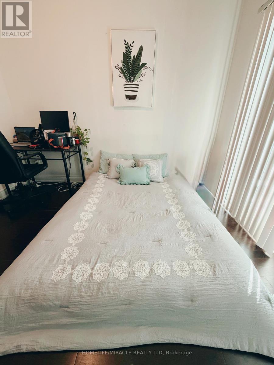 16 Lyle Way, Brampton, Ontario  L6X 5P8 - Photo 14 - W12951398