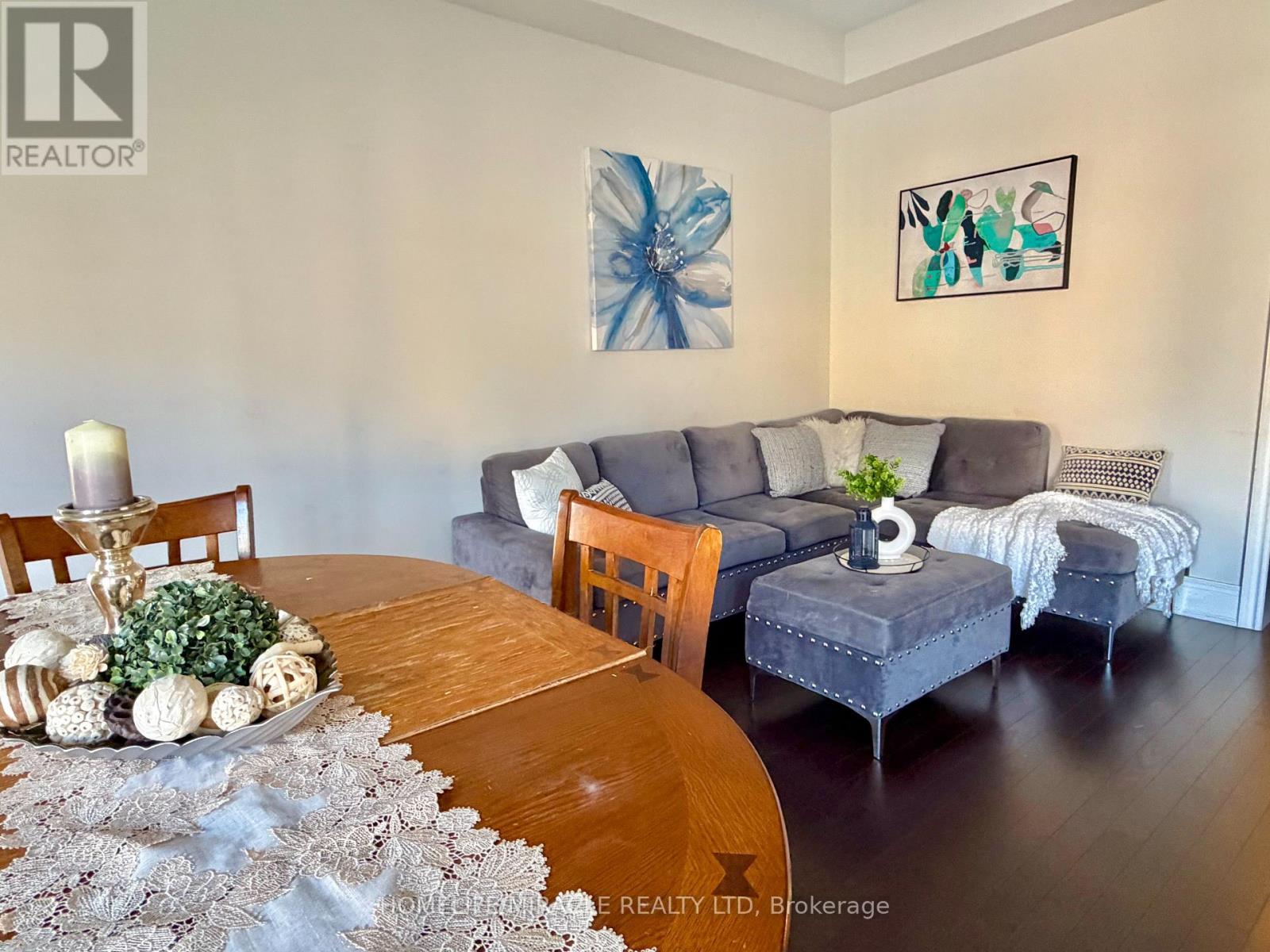 16 Lyle Way, Brampton, Ontario  L6X 5P8 - Photo 7 - W12951398