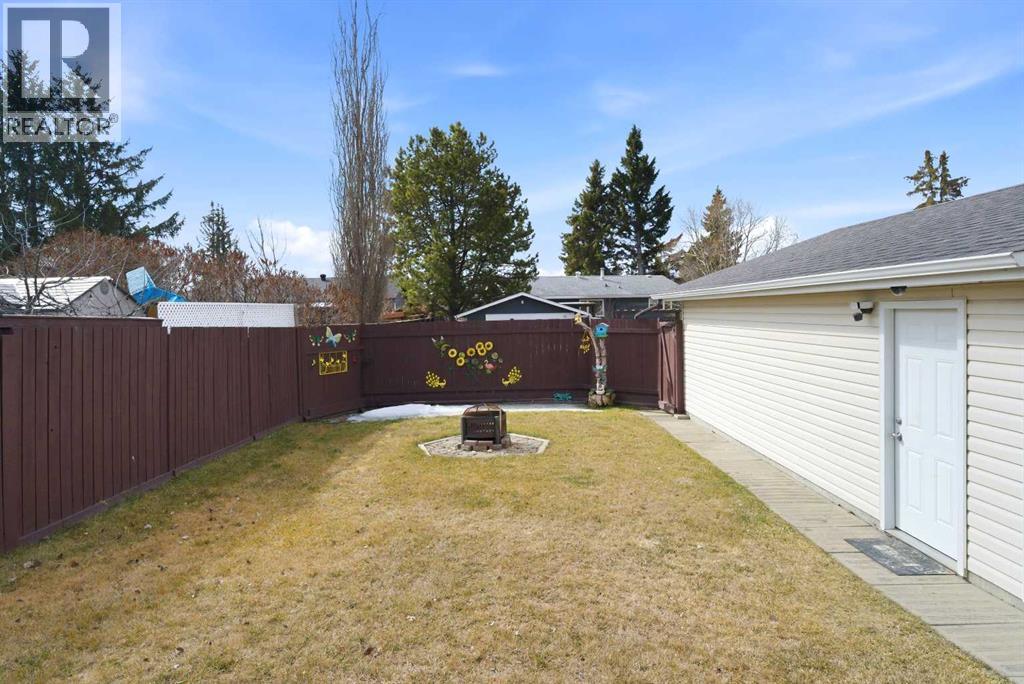 29 Osborne Street, Red Deer, Alberta  T4N 5C2 - Photo 33 - A2301759