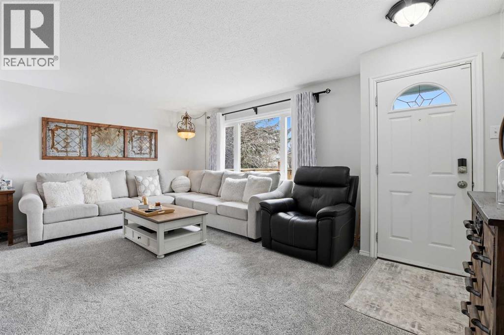 29 Osborne Street, Red Deer, Alberta  T4N 5C2 - Photo 5 - A2301759