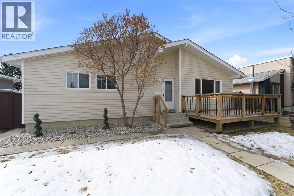 29 Osborne Street, Red Deer, Alberta  T4N 5C2 - Photo 2 - A2301759