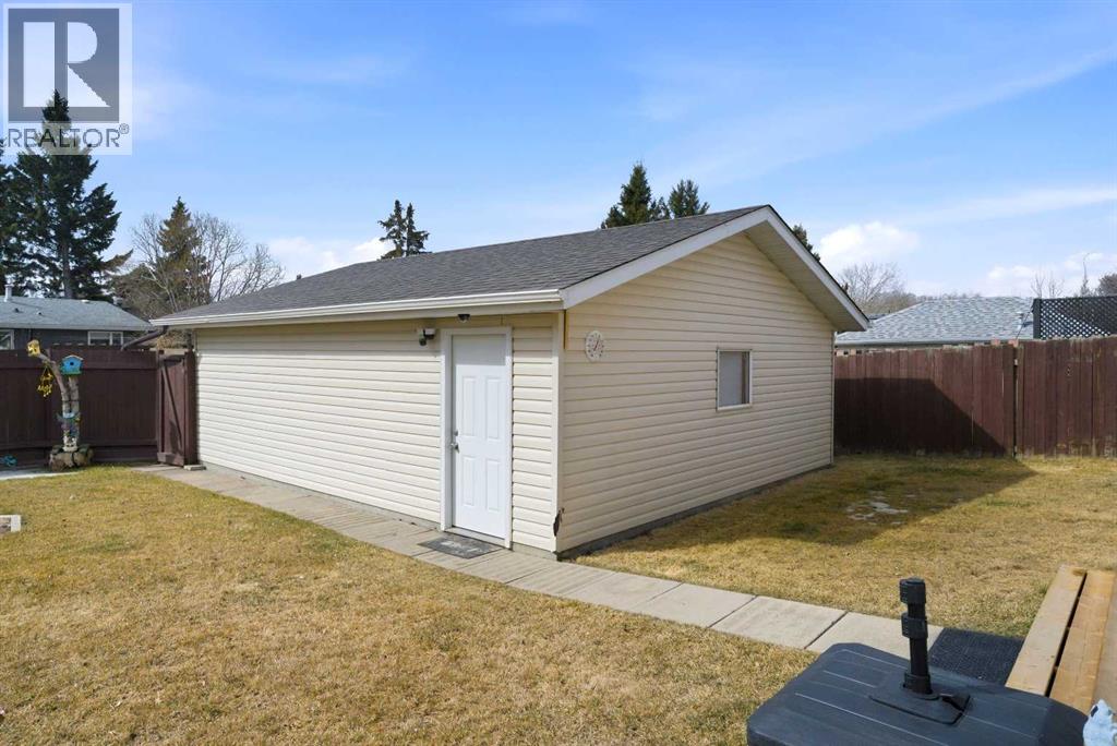 29 Osborne Street, Red Deer, Alberta  T4N 5C2 - Photo 30 - A2301759