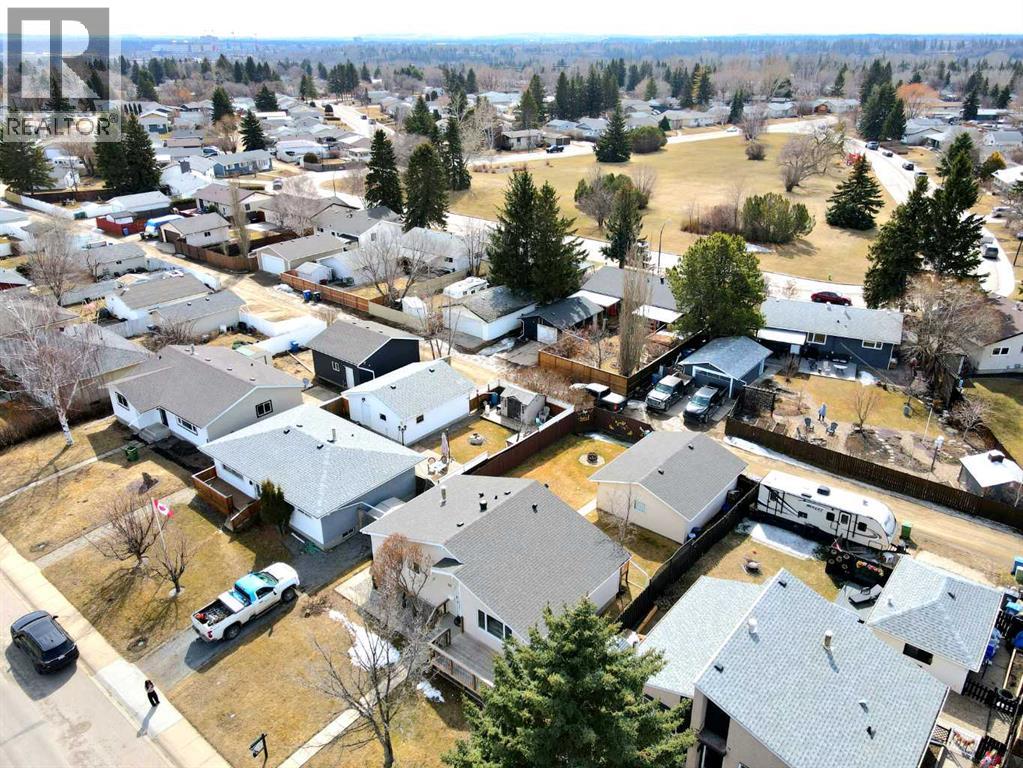 29 Osborne Street, Red Deer, Alberta  T4N 5C2 - Photo 3 - A2301759