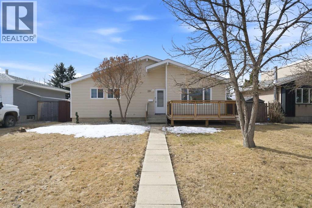 29 Osborne Street, Red Deer, Alberta  T4N 5C2 - Photo 1 - A2301759