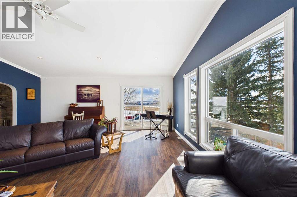 263042 Range Road 43, Rural Rocky View County, Alberta  T4C 2B1 - Photo 8 - A2292562