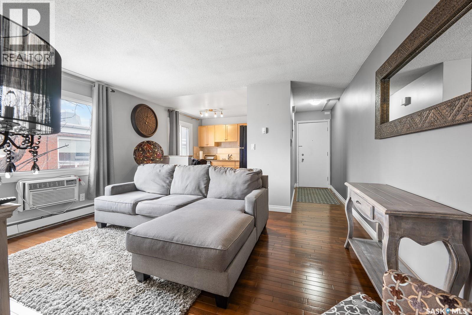 9 2320 13th Avenue, Regina, Saskatchewan  S4V 0V7 - Photo 3 - SK033041