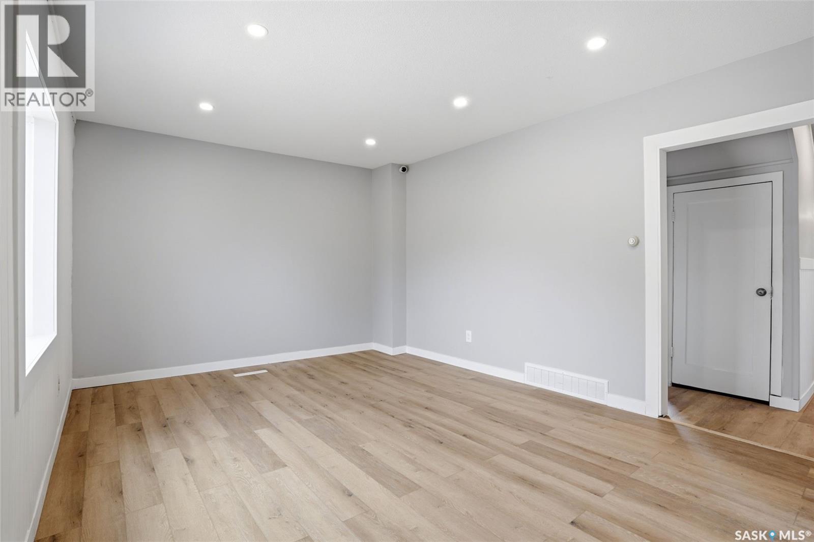 1736 Mcintosh Street, Regina, Saskatchewan  S4T 5C5 - Photo 4 - SK032834