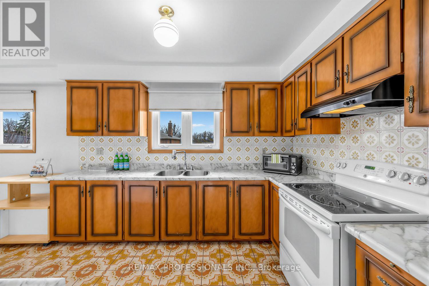 105 Rowntree Mill Road, Toronto, Ontario  M9L 1C7 - Photo 16 - W13005632