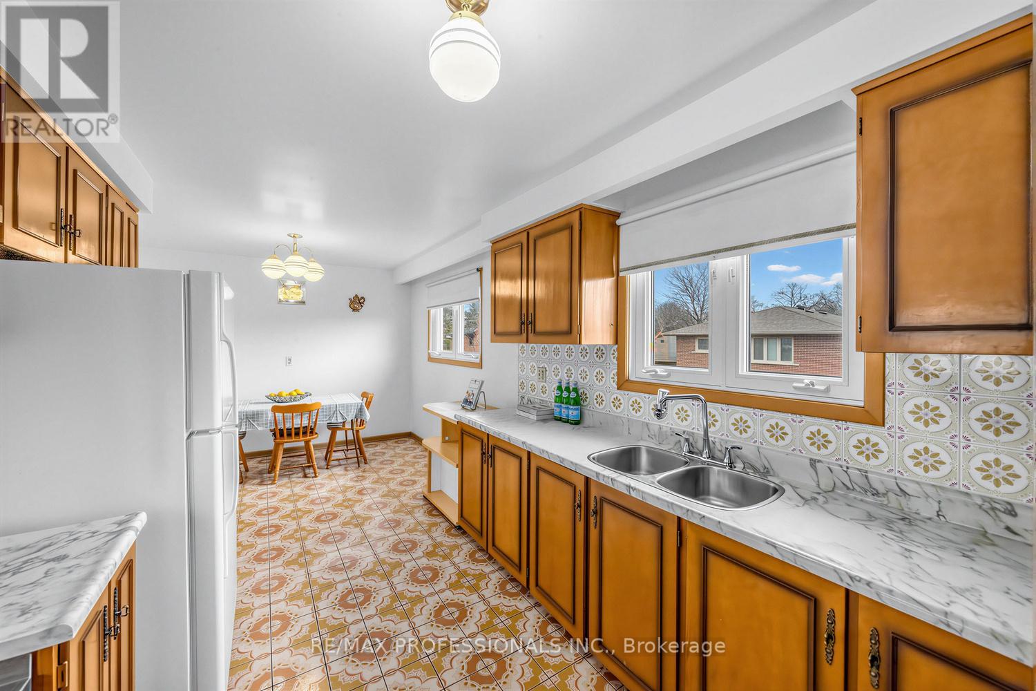 105 Rowntree Mill Road, Toronto, Ontario  M9L 1C7 - Photo 17 - W13005632