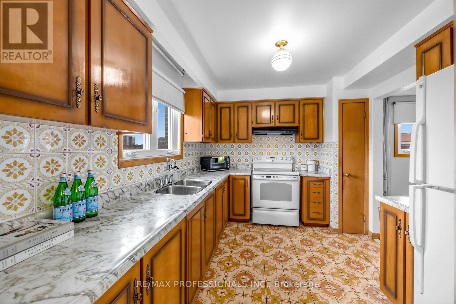 105 Rowntree Mill Road, Toronto, Ontario  M9L 1C7 - Photo 18 - W13005632