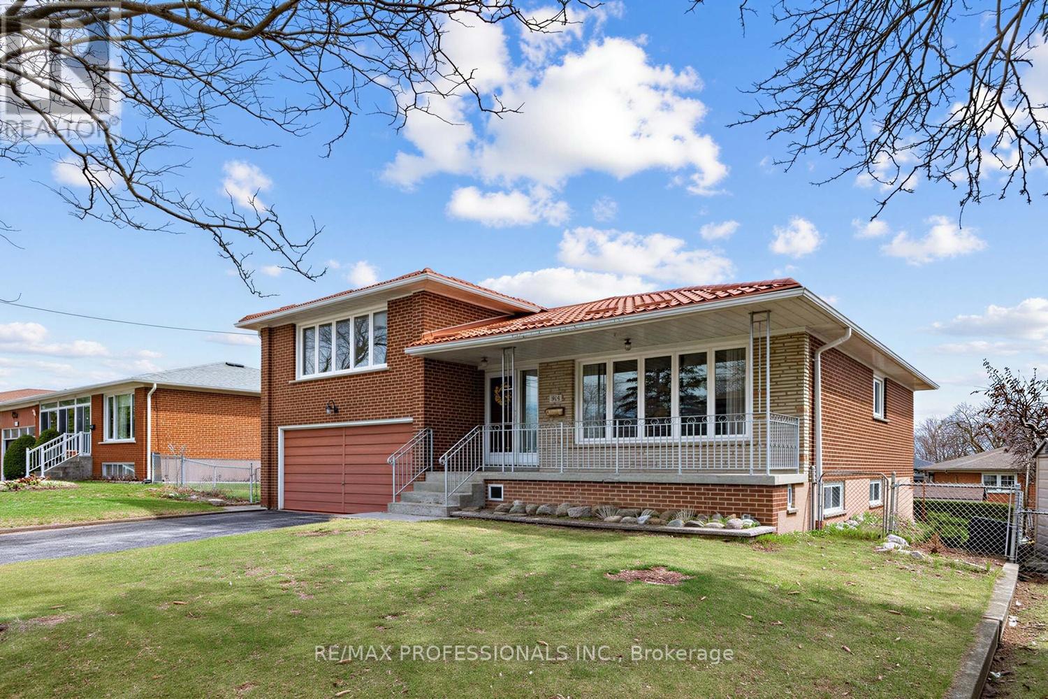 105 Rowntree Mill Road, Toronto, Ontario  M9L 1C7 - Photo 2 - W13005632