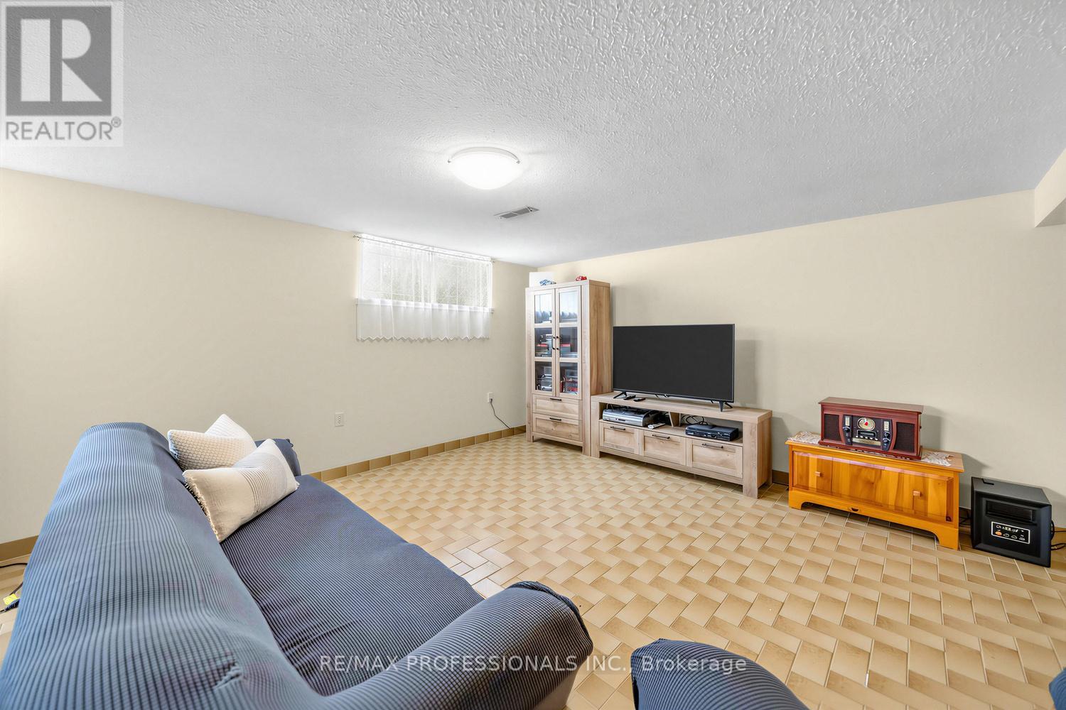 105 Rowntree Mill Road, Toronto, Ontario  M9L 1C7 - Photo 38 - W13005632