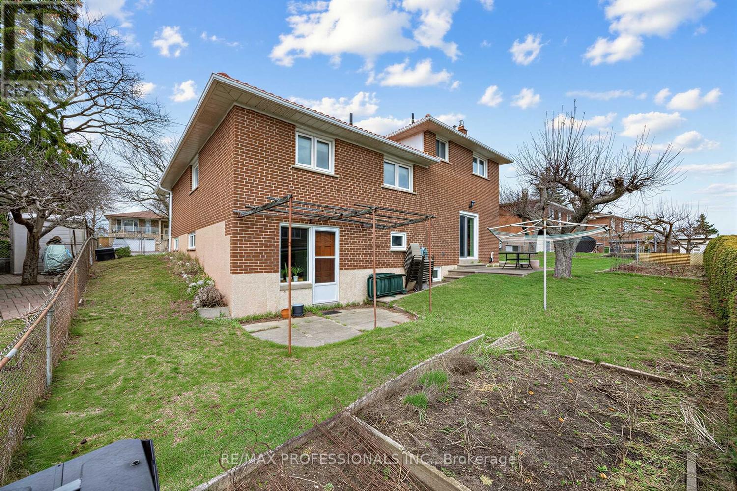 105 Rowntree Mill Road, Toronto, Ontario  M9L 1C7 - Photo 47 - W13005632