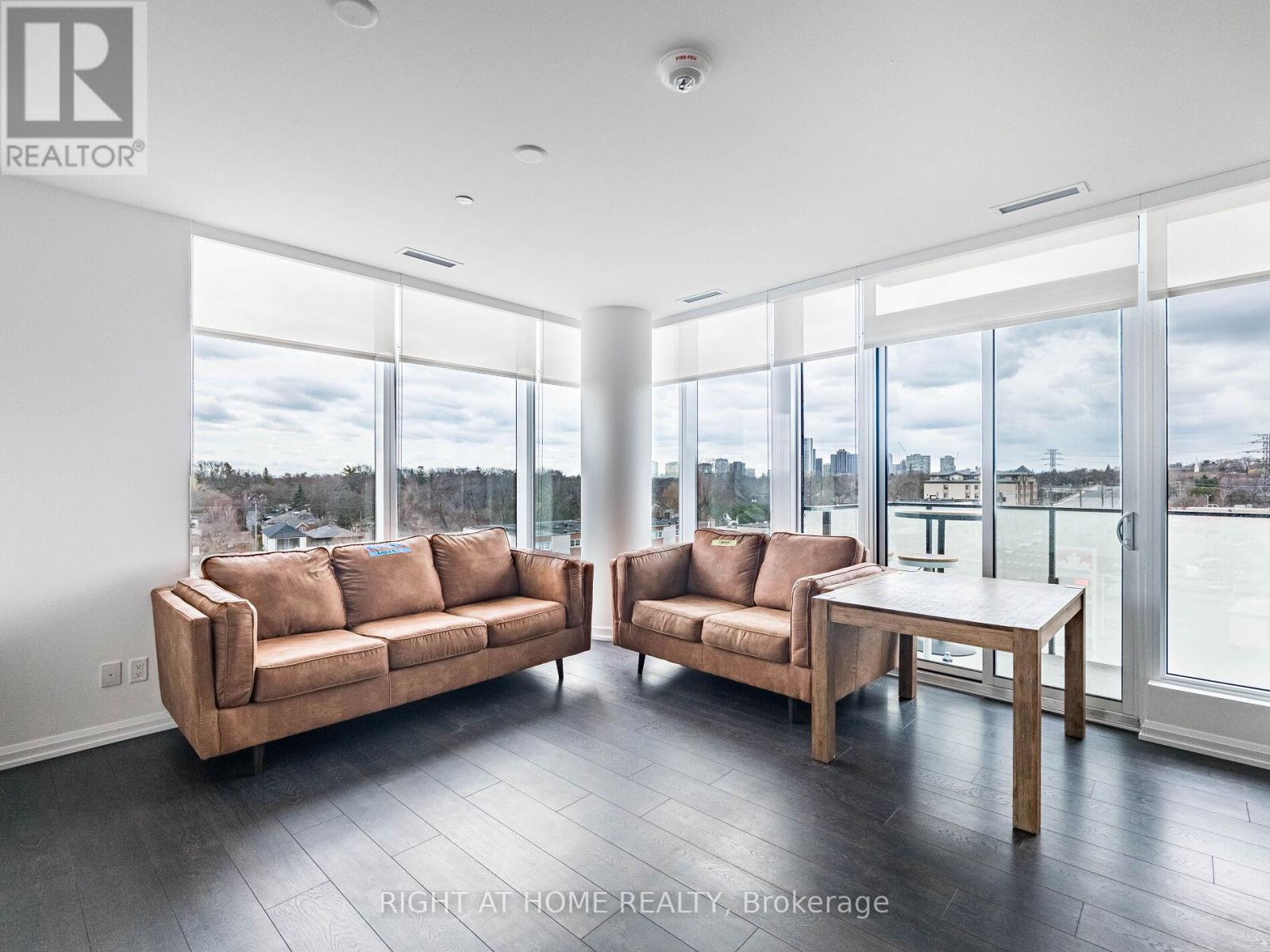 513 - 4208 DUNDAS STREET, Toronto, Ontario