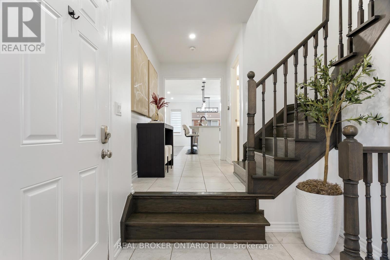 1213 Mulroney Heights, Milton, Ontario  L9E 1B9 - Photo 5 - W13005666