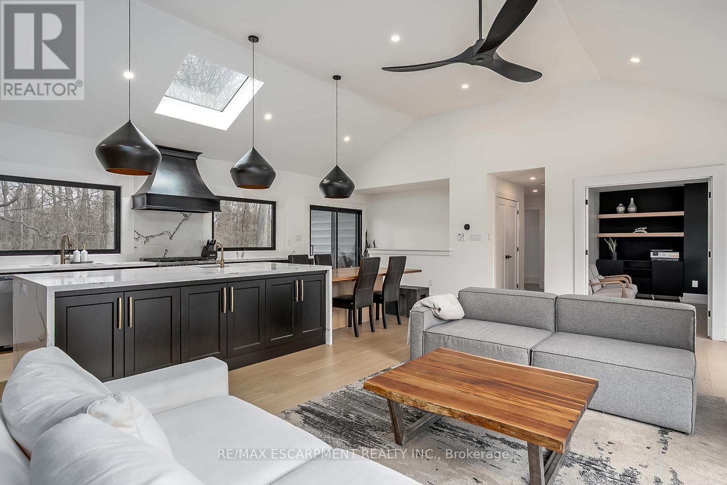 327 Goodram Drive, Burlington, Ontario  L7L 2J9 - Photo 10 - W13005668