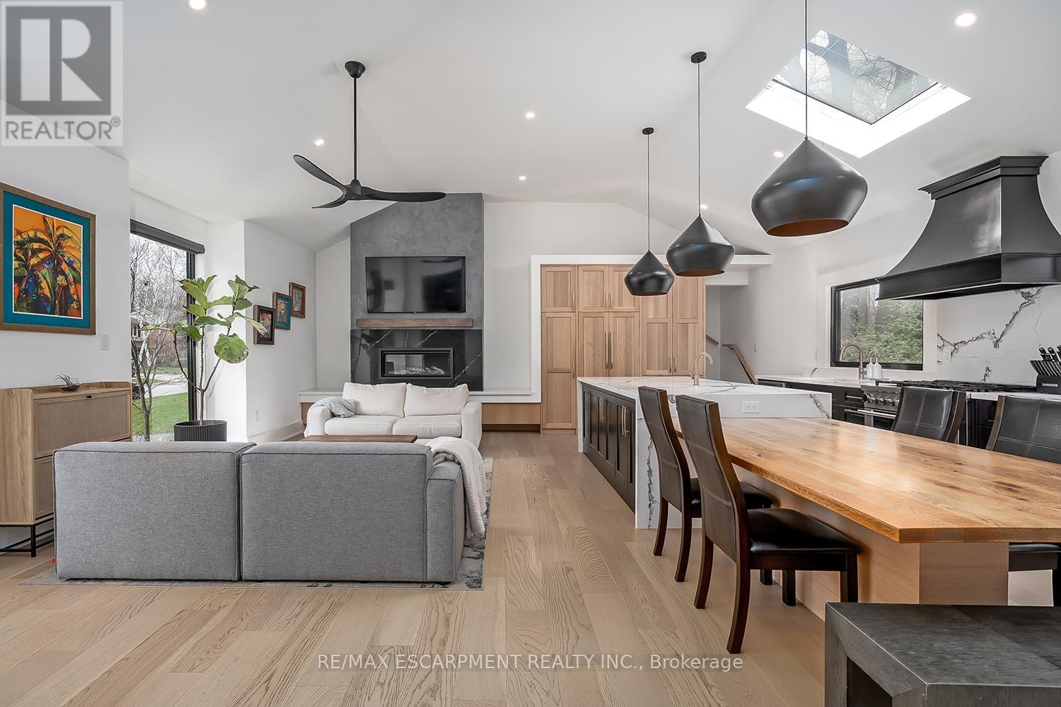 327 Goodram Drive, Burlington, Ontario  L7L 2J9 - Photo 11 - W13005668