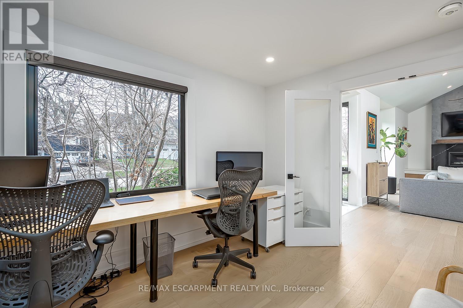 327 Goodram Drive, Burlington, Ontario  L7L 2J9 - Photo 19 - W13005668