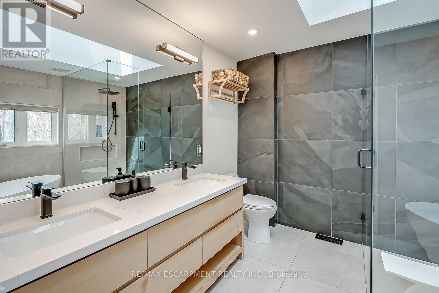 327 Goodram Drive, Burlington, Ontario  L7L 2J9 - Photo 22 - W13005668