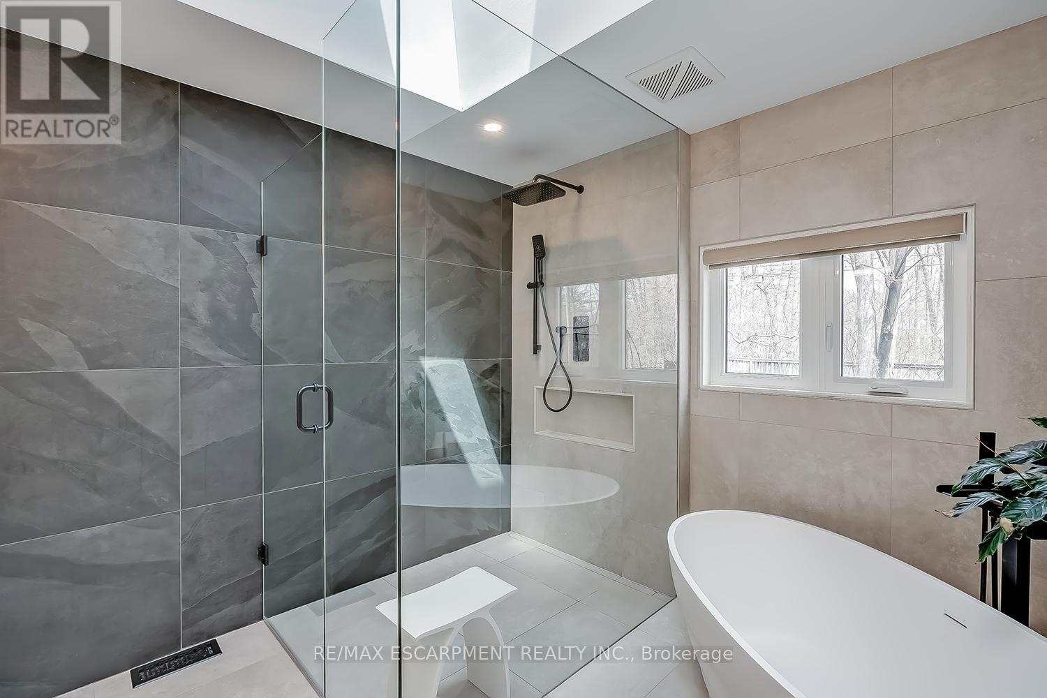 327 Goodram Drive, Burlington, Ontario  L7L 2J9 - Photo 23 - W13005668