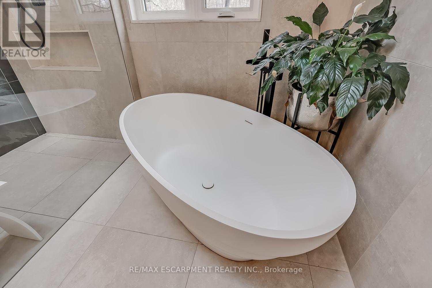 327 Goodram Drive, Burlington, Ontario  L7L 2J9 - Photo 24 - W13005668