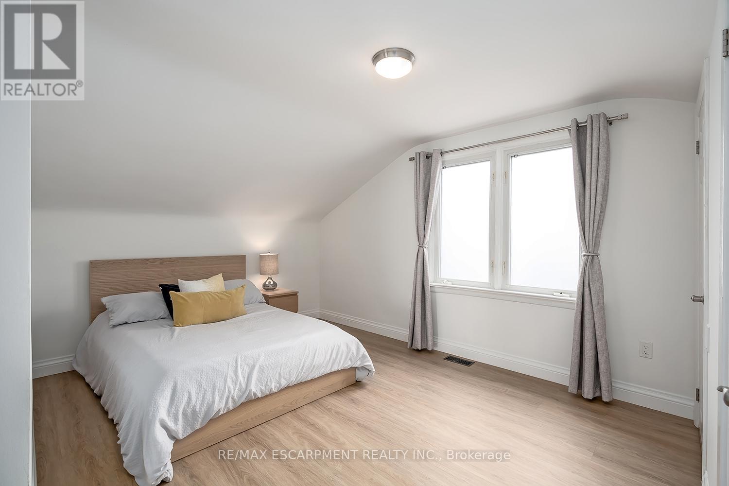 327 Goodram Drive, Burlington, Ontario  L7L 2J9 - Photo 28 - W13005668