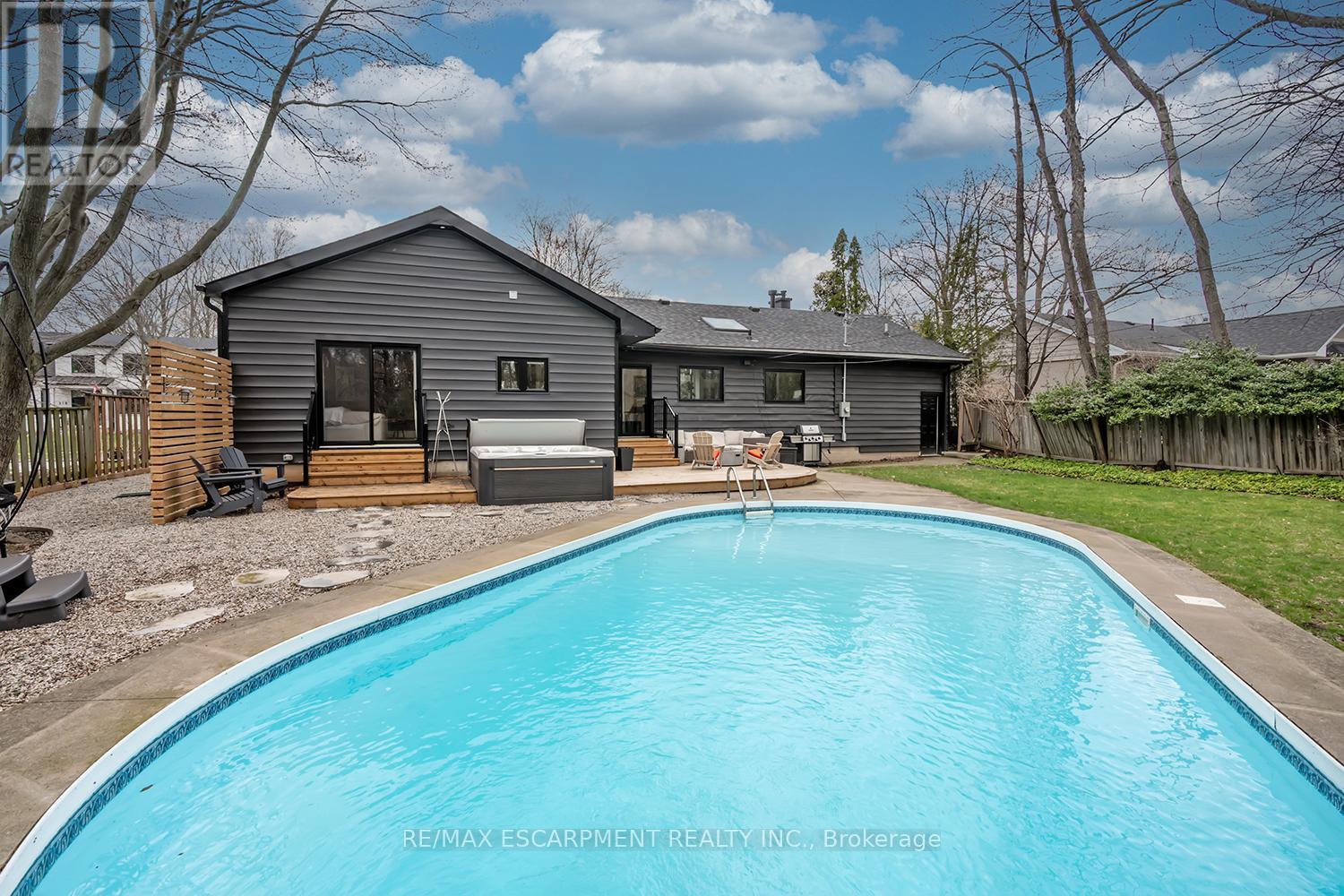 327 Goodram Drive, Burlington, Ontario  L7L 2J9 - Photo 40 - W13005668