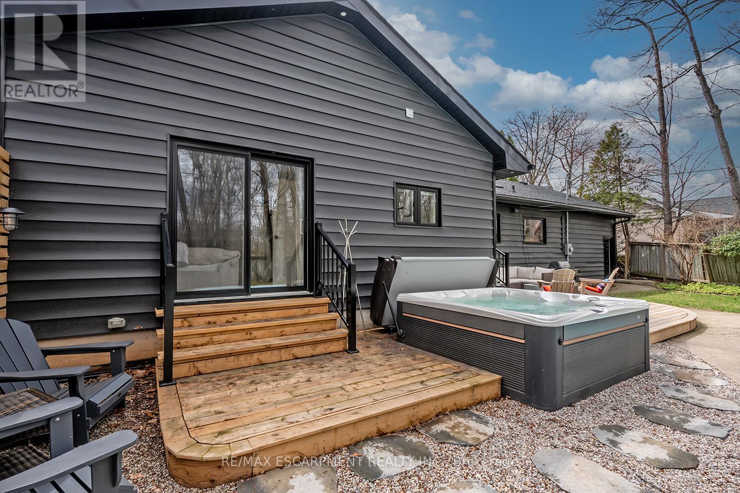 327 Goodram Drive, Burlington, Ontario  L7L 2J9 - Photo 43 - W13005668