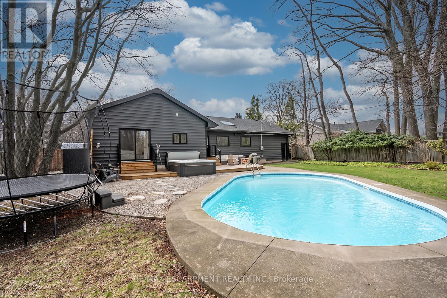 327 Goodram Drive, Burlington, Ontario  L7L 2J9 - Photo 45 - W13005668