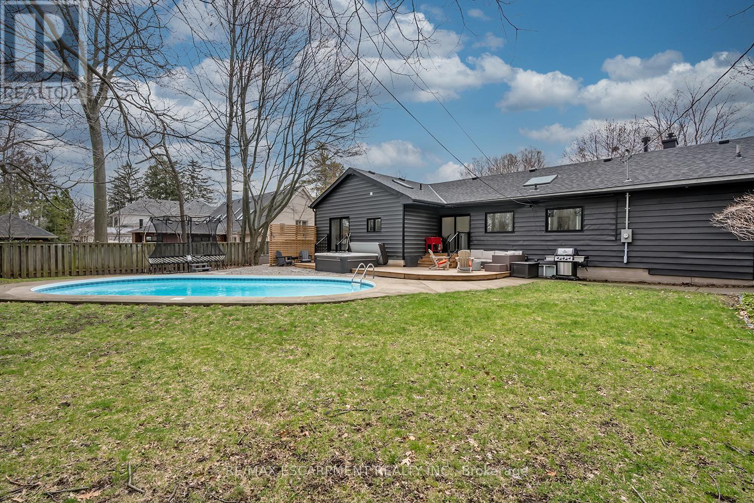 327 Goodram Drive, Burlington, Ontario  L7L 2J9 - Photo 46 - W13005668