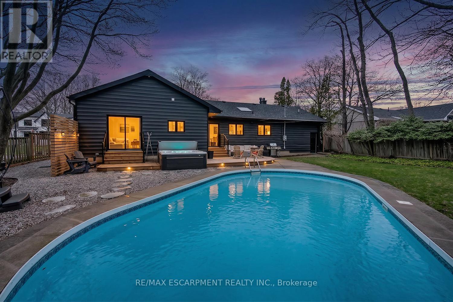 327 Goodram Drive, Burlington, Ontario  L7L 2J9 - Photo 47 - W13005668