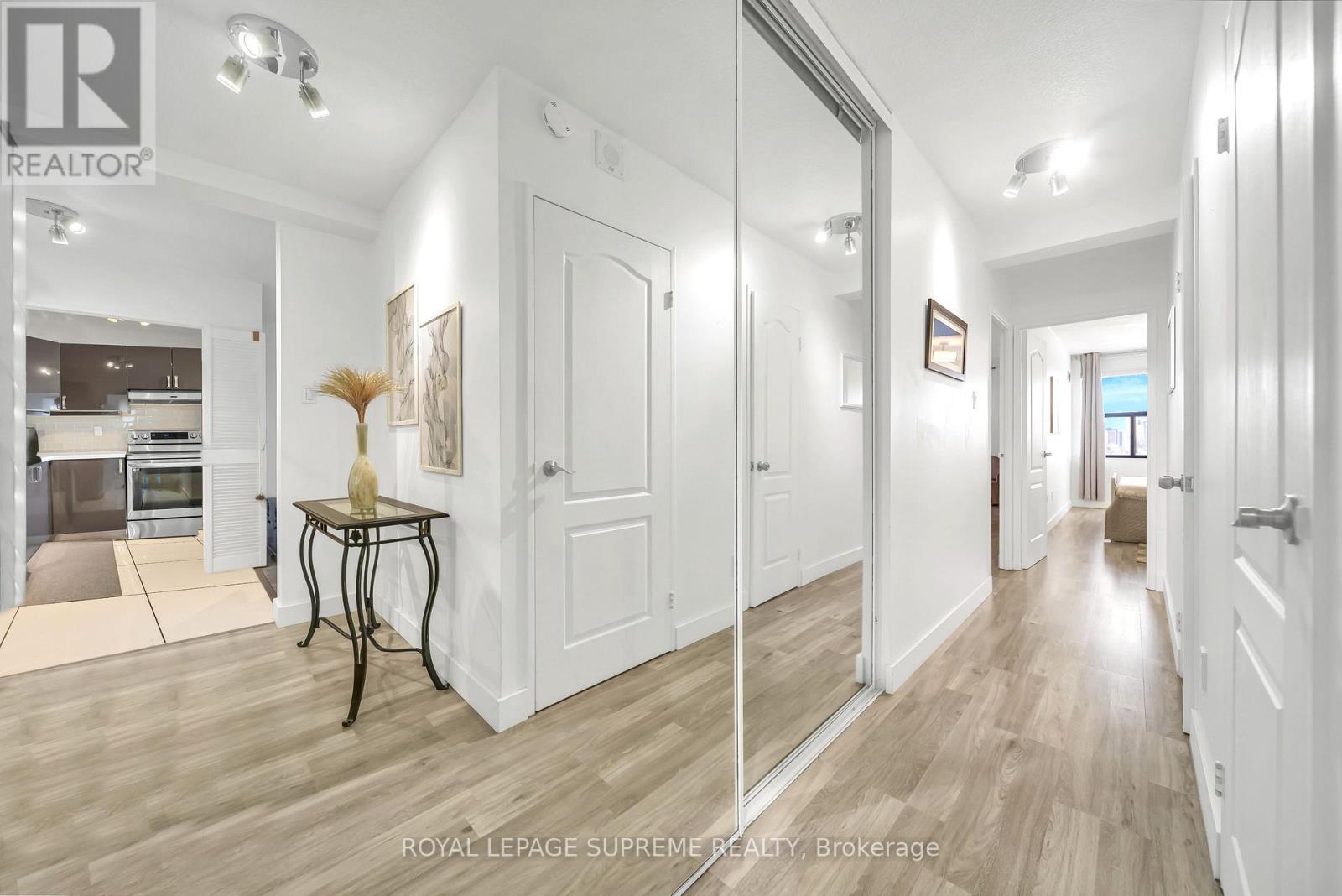 910 - 75 Emmett Avenue, Toronto, Ontario  M6M 5A7 - Photo 11 - W13005716