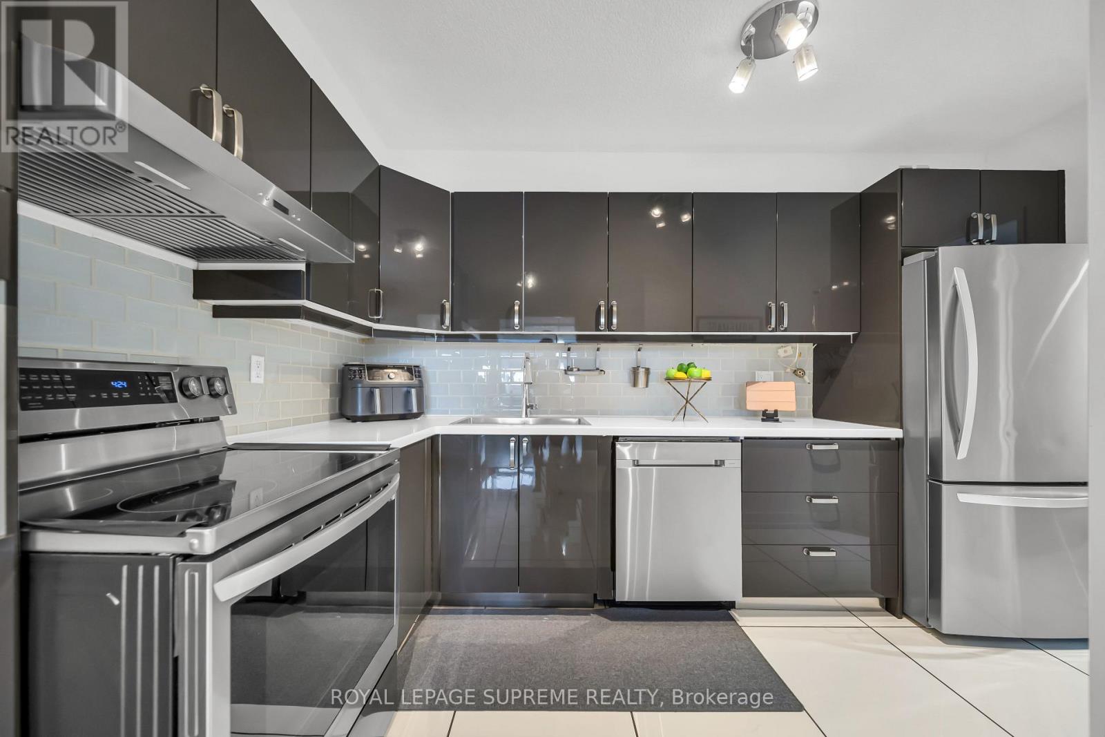 910 - 75 Emmett Avenue, Toronto, Ontario  M6M 5A7 - Photo 37 - W13005716